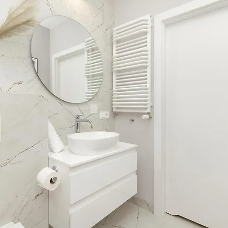 Apartment Modern Near Polsat Arena By Renters